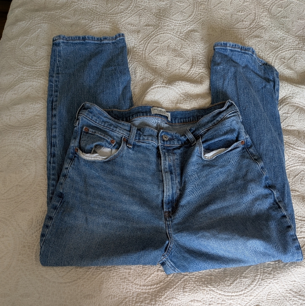 Abercrombie "The Ankle Straight Ultra High Rise" Jeans